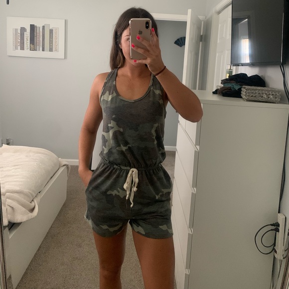 Camo Romper - Picture 1 of 4